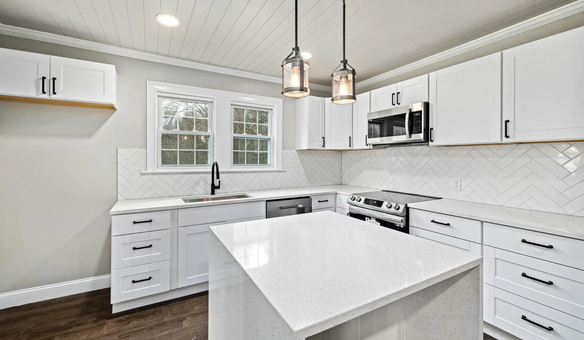 LeadGulls strategist reviewing kitchen remodeling campaign performance